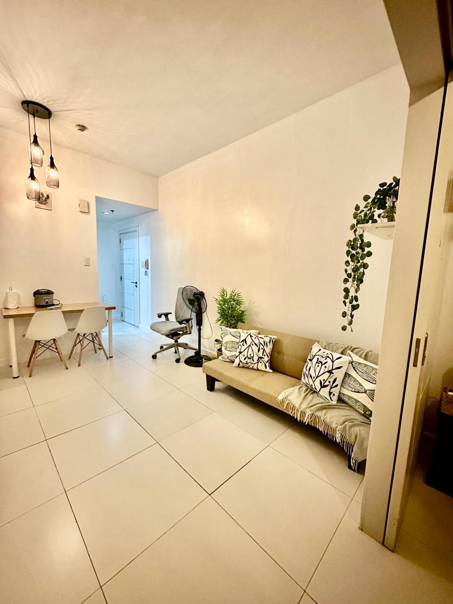 One Bedroom Apartment With Netflix At Greenbelt Makati مانيلا المظهر الخارجي الصورة